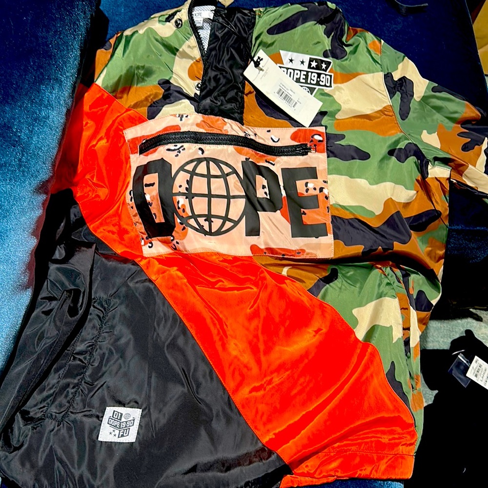 Dope wind breaker ; brand new with tags ; sz L
